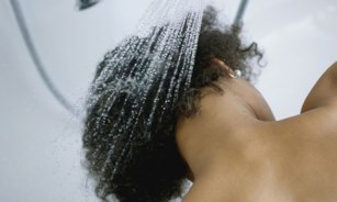 Woman-washing-her-hair-0101